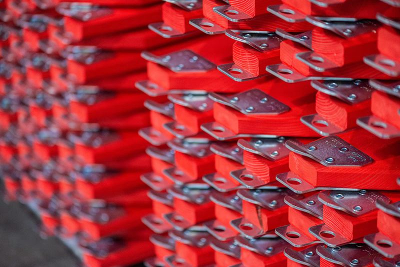 Rodapié en color rojo (rojo Schollmayer)
